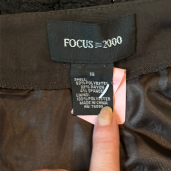 Focus 2000 Tan Knee-Length‎ Pencil Skirt - Picture 2 of 3